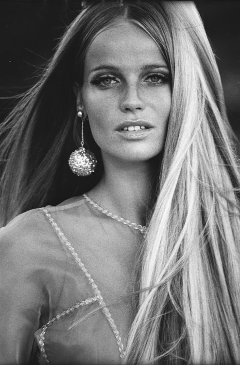 The Girl Everybody Stares At – The Fashion Bound